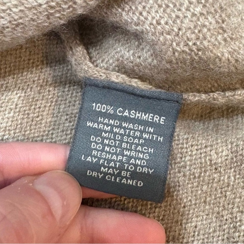 Neutral Soft Cashmere Women’s Color Block Sweater - Picture 7 of 8
